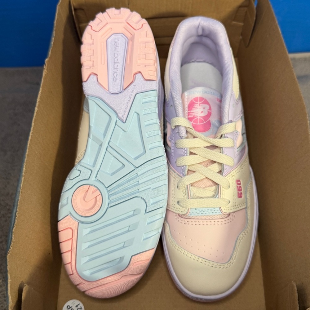 New balance 550 🔥
Brand new - Picture 10 of 10